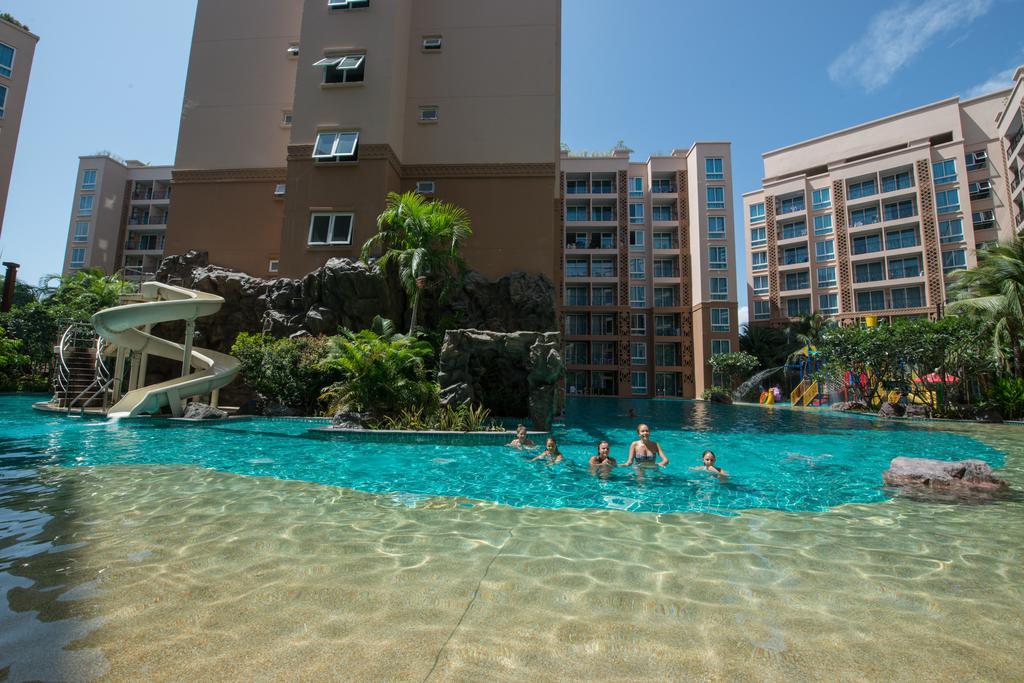 Atlantis Condo Resort Pattaya Pantai Jomtien Bagian luar foto