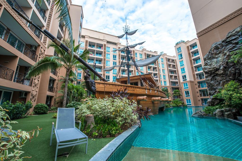Atlantis Condo Resort Pattaya Pantai Jomtien Bagian luar foto